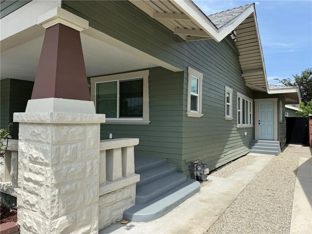1481 W 49th