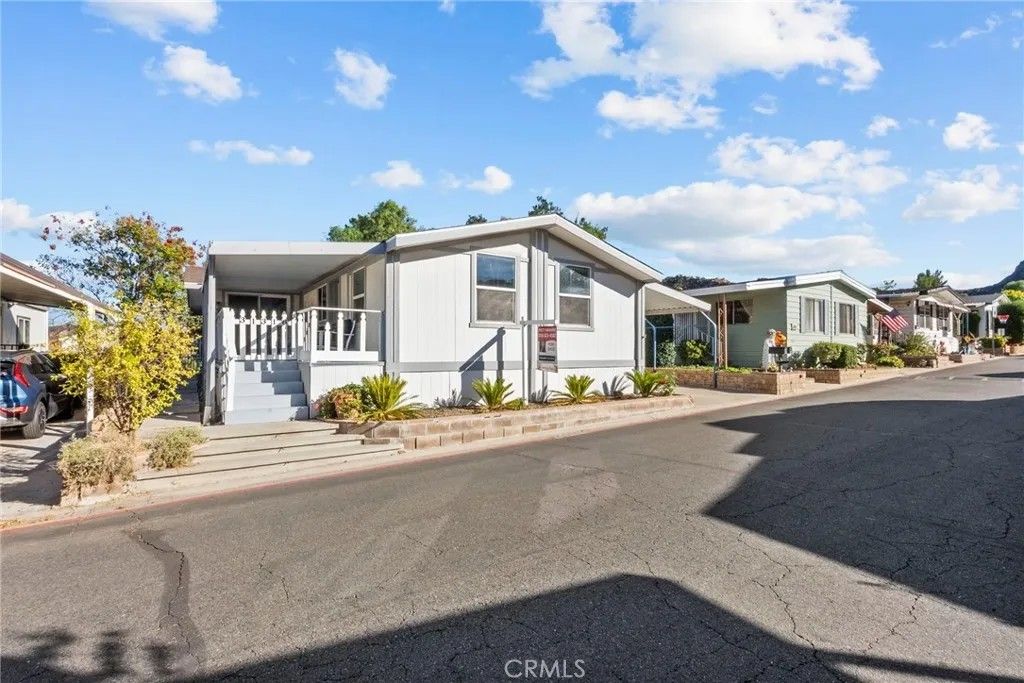 Photo of 31318 Lakehills Rd #8, Castaic, CA 91384 (MLS # SR25251566)