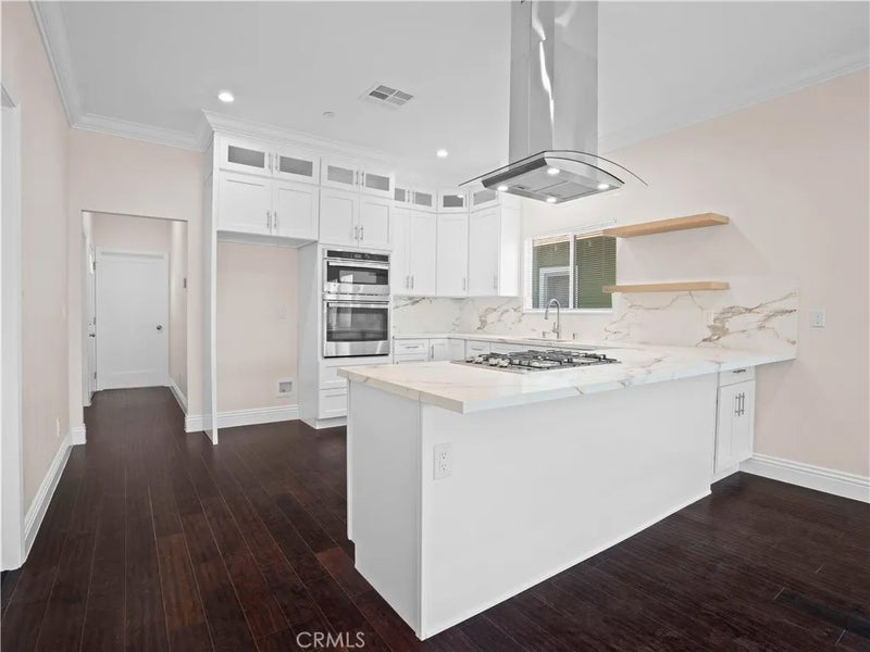 175 E 49th