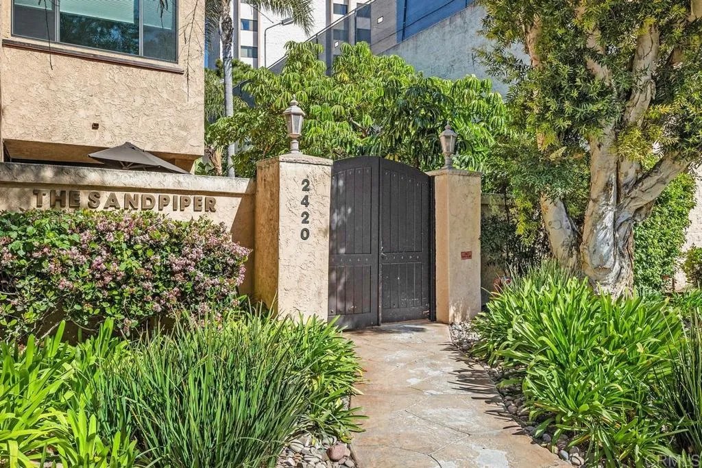 2420 Torrey Pines Road B202