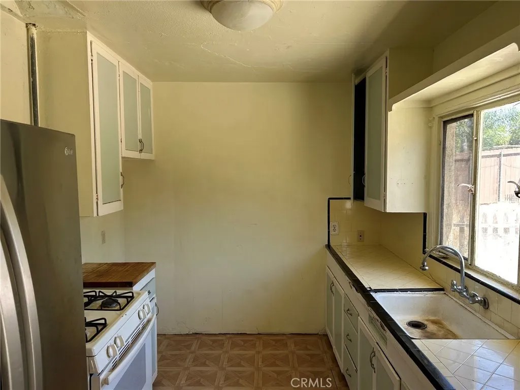 453 N Westwind