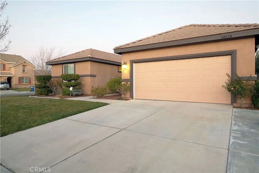Photo of 44638 Painted Desert St, Lancaster, CA 93536 (MLS # SR26013216)