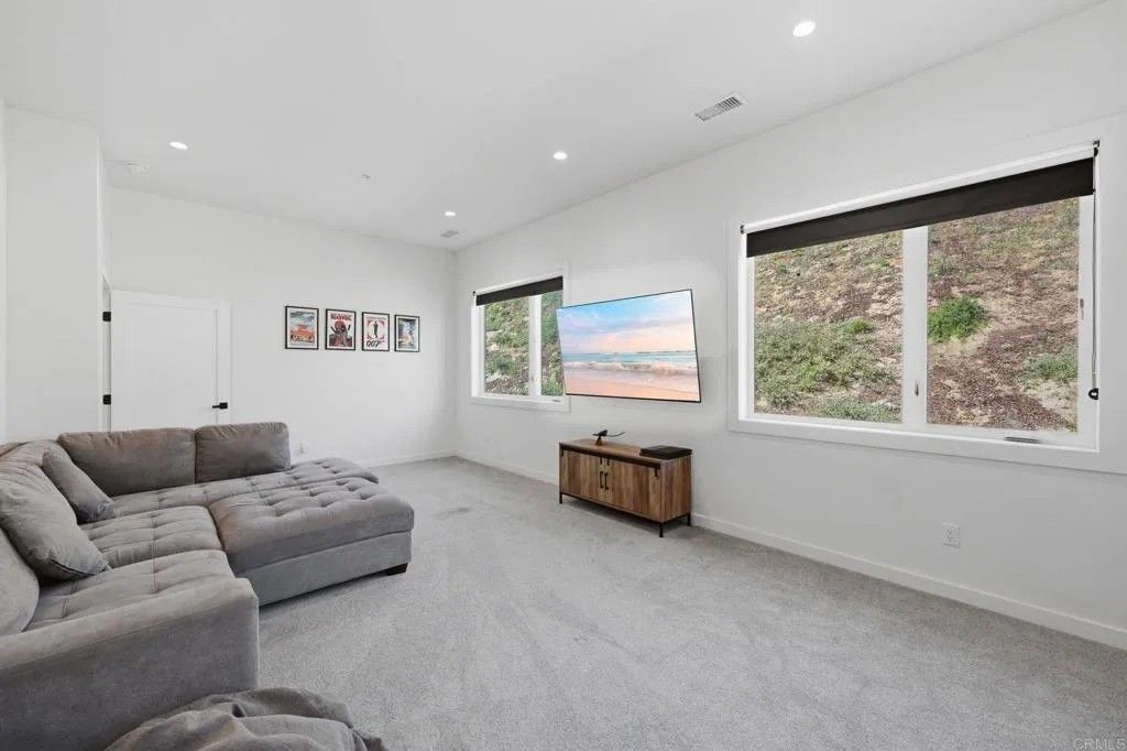 Photo of 4407 Ramona Drive, Fallbrook, CA 92028 (MLS # NDP2602847)