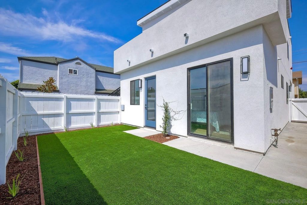 Photo of 573 Florida St, Imperial Beach, CA 91932 (MLS # 260002079)