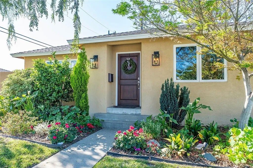 Photo of 6200 E Fairbrook St, Long Beach, CA 90815 (MLS # PW26060853)