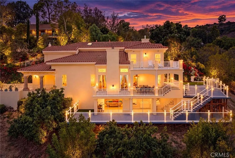 1121 Pinto Drive