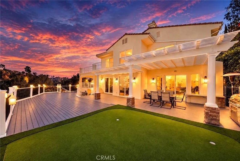 1121 Pinto Drive