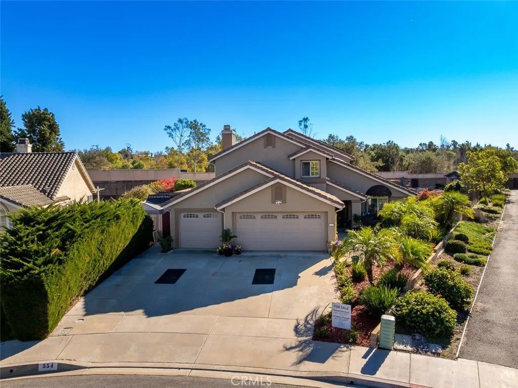 Photo of 554 Edgewater Ave, Oceanside, CA 92057 (MLS # SR25268070)