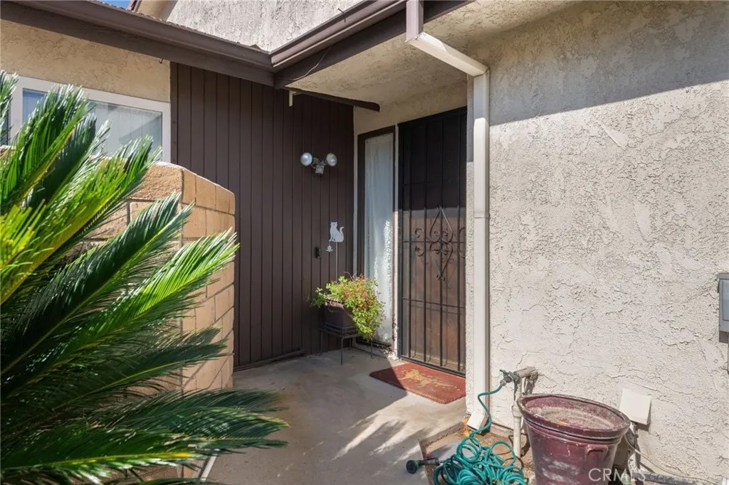 2112 Hawthorne Court