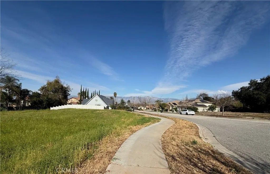 Photo of 1520 Blossom Ct, Redlands, CA 92373 (MLS # IG26034079)