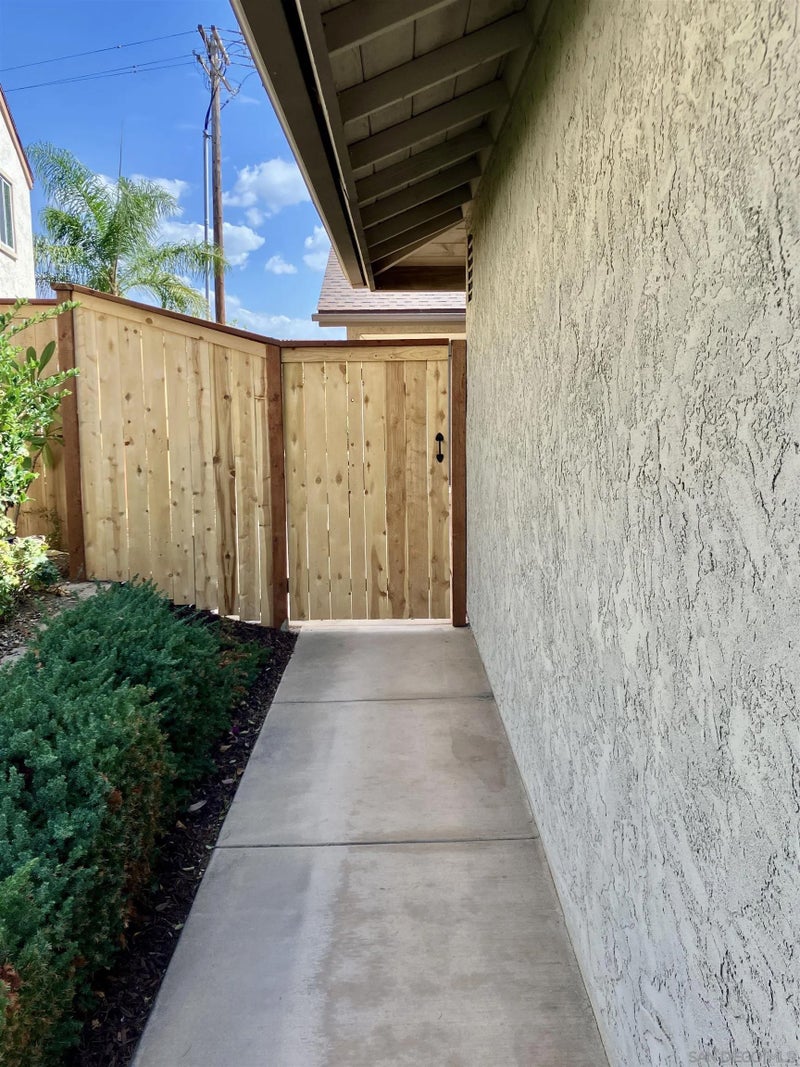 2158 Country Pl
