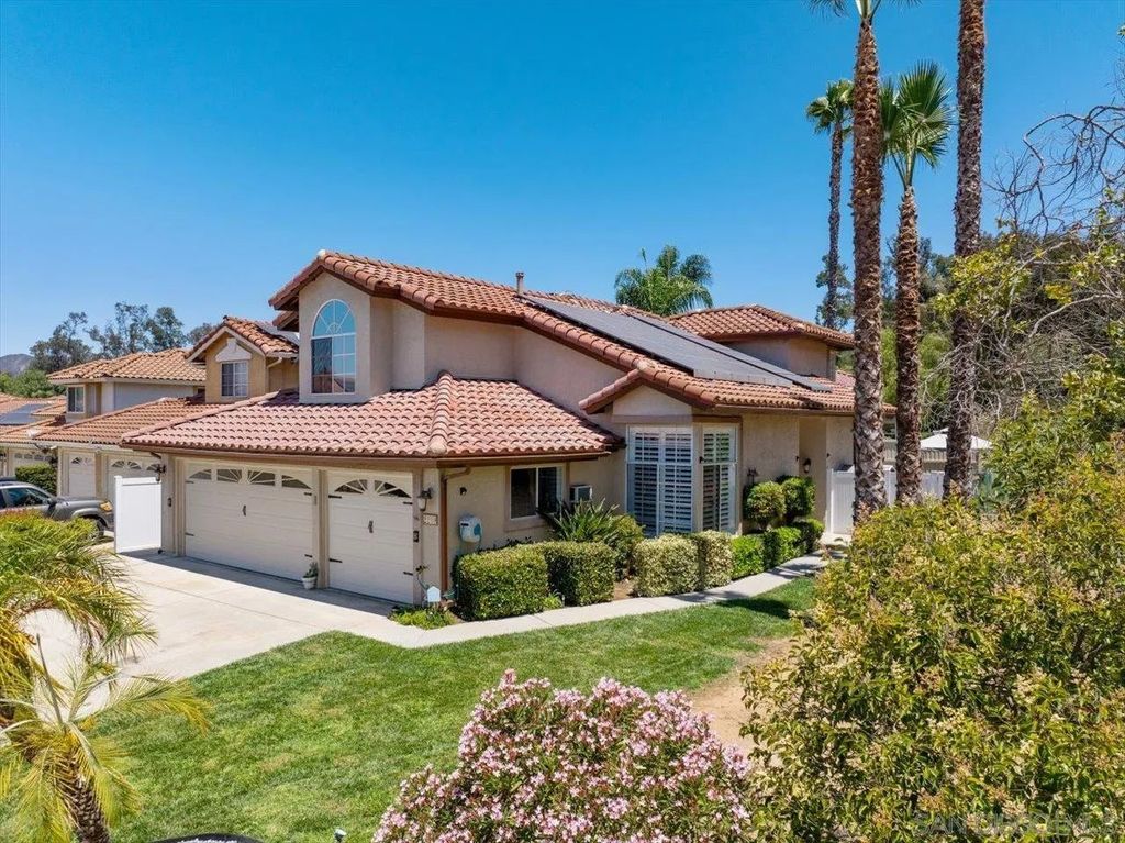 Photo of 2208 Terracewood Ln, Escondido, CA 92026 (MLS # 250040677)