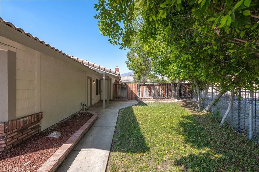 27394 Rustic Lane