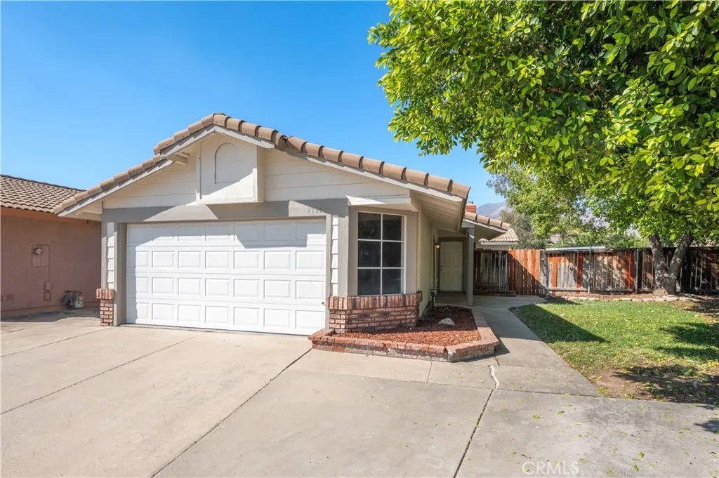 27394 Rustic Lane