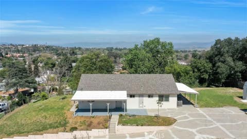 Photo of 25030 Atwood Boulevard, Newhall, CA 91321 (MLS # SR26125857)