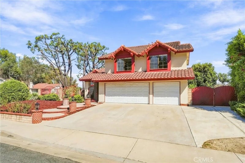 2600 Legend Lane