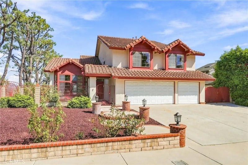 2600 Legend Lane