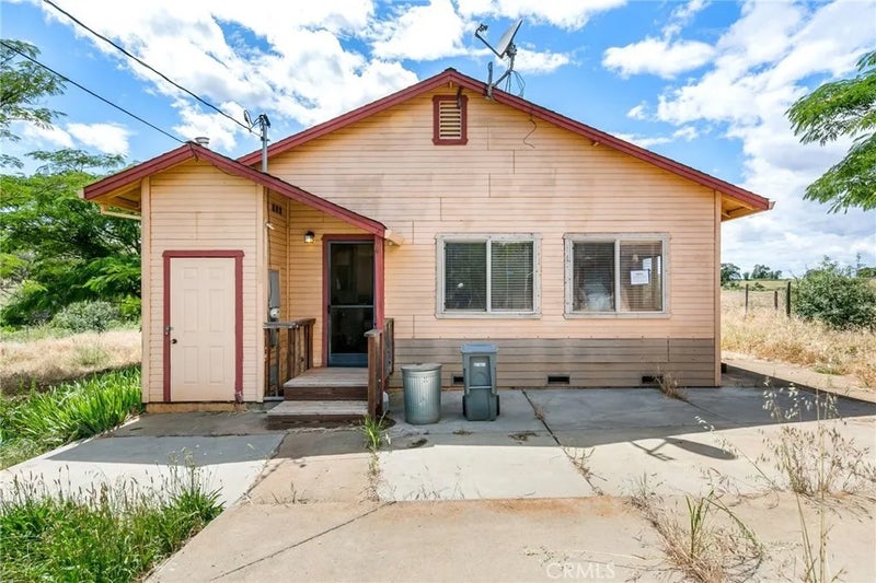 5670 Clay Trail