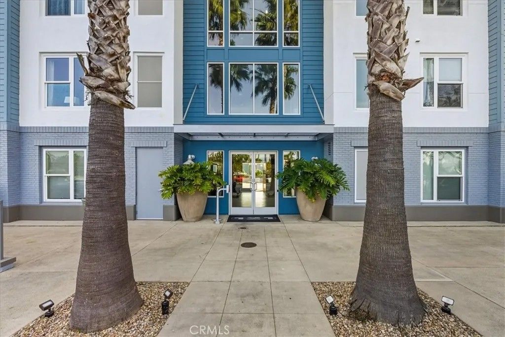 Photo of 1901 S Victoria Ave #116, Oxnard, CA 93035 (MLS # OC25280619)