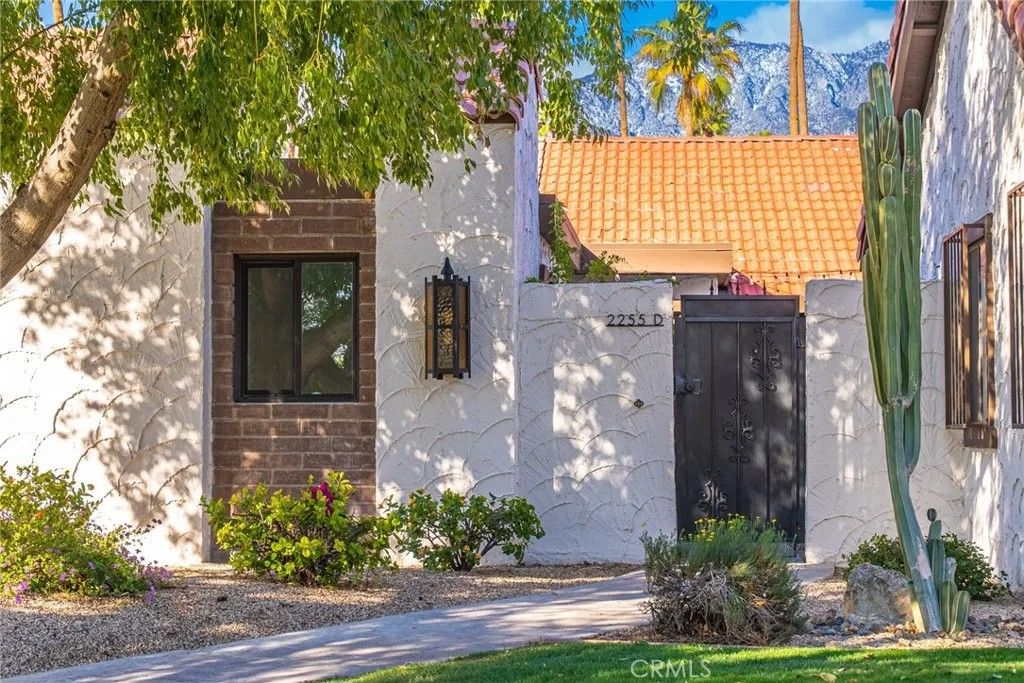 Photo of 2255 Miramonte Circle #D, Palm Springs, CA 92264 (MLS # OC26037422)