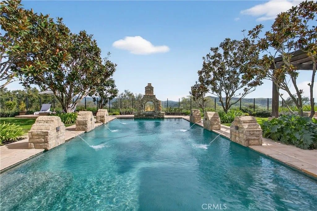 Photo of 18 Mission Ridge Road, Ladera Ranch, CA 92694 (MLS # OC26028532)