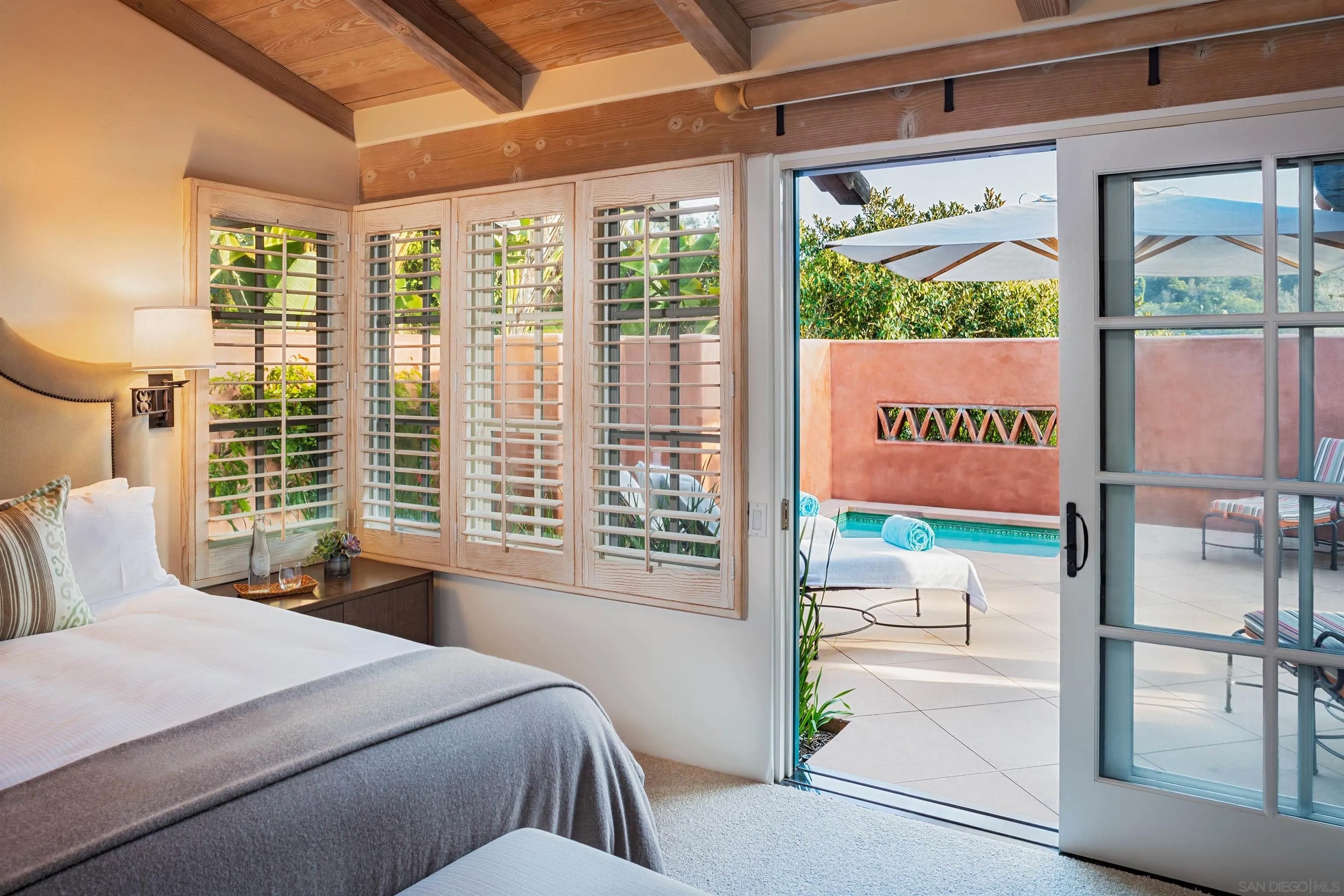 6122 Calle Valencia 2B-2