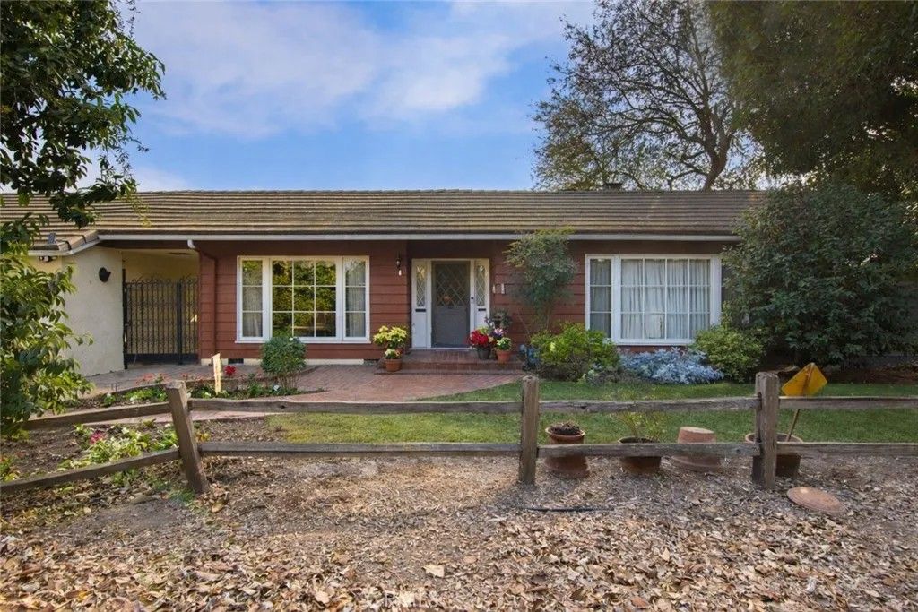 Photo of 11252 Chapman Ave, Garden Grove, CA 92840 (MLS # NP26017801)