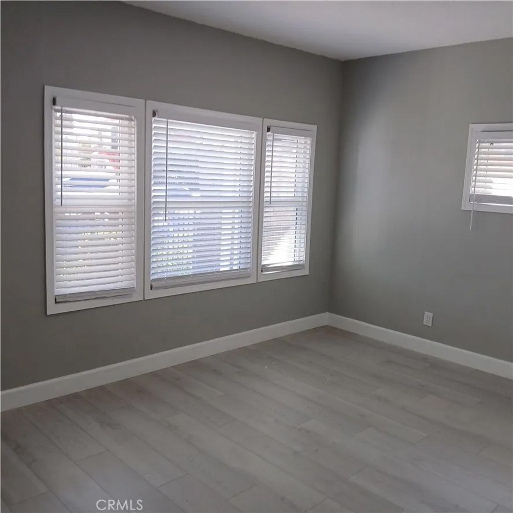 Photo of 133 E 54th Street, Los Angeles, CA 90011 (MLS # SR26048047)