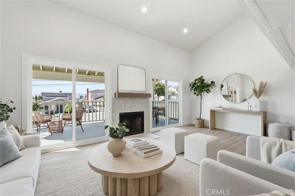 Photo of 2413 Ives Ln, Redondo Beach, CA 90278 (MLS # SB26084506)