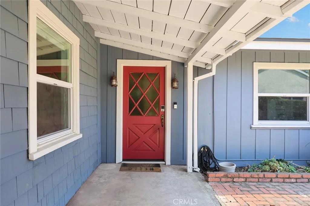 320 S Walnut Grove