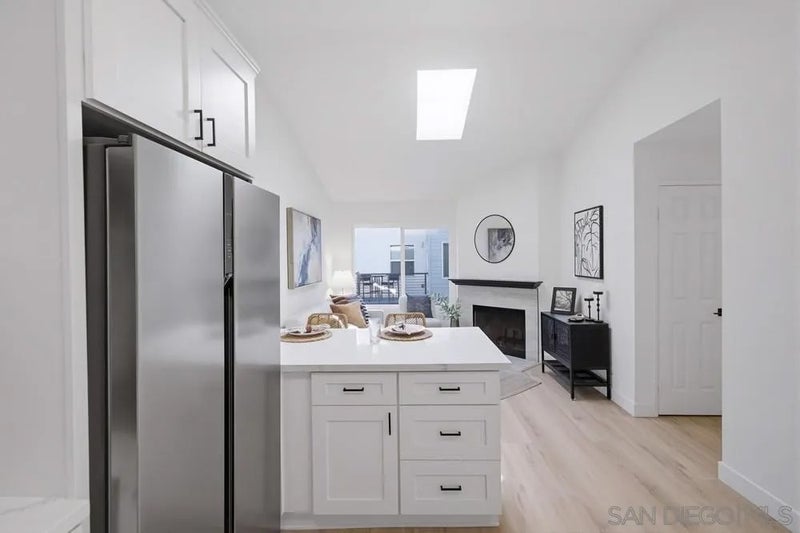 2909 Keats St 11