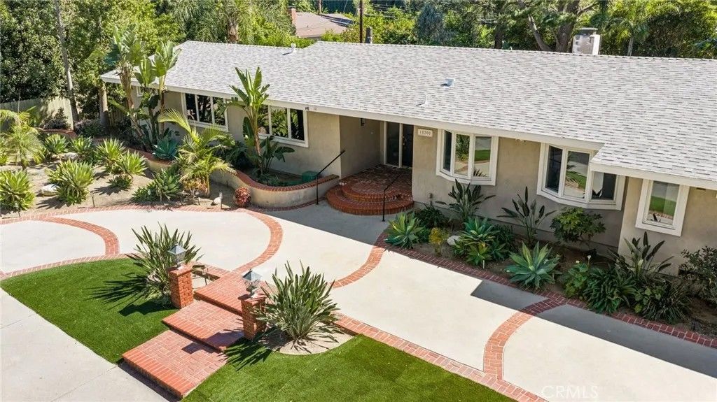 Photo of 18200 Vintage St, Northridge, CA 91325 (MLS # SR26058435)