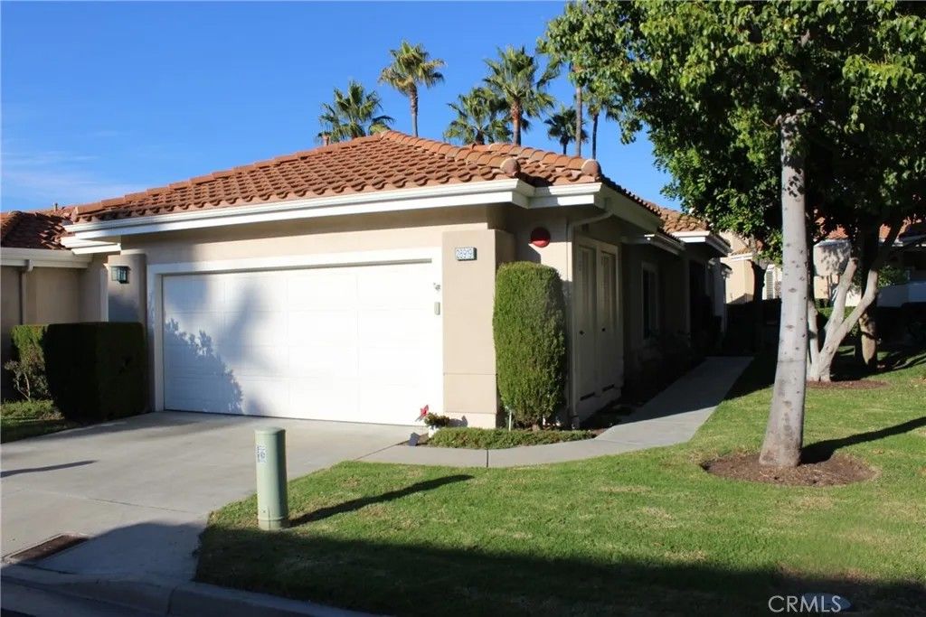 Photo of 28919 Paseo Theresa, Mission Viejo, CA 92692 (MLS # OC25263396)