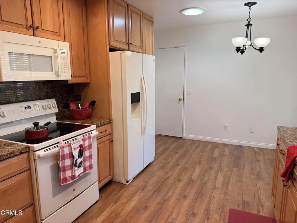 6308 Village 6