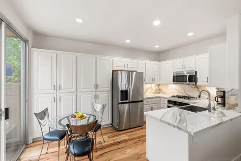 5572 Renaissance Ave Unit 3, San Diego, CA 92122 - #: 260011226