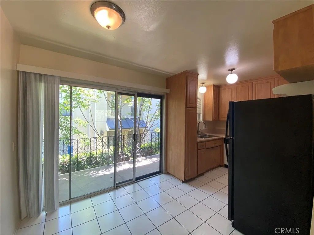 Photo of 815 Magnolia Avenue #5, Pasadena, CA 91106 (MLS # WS25269259)