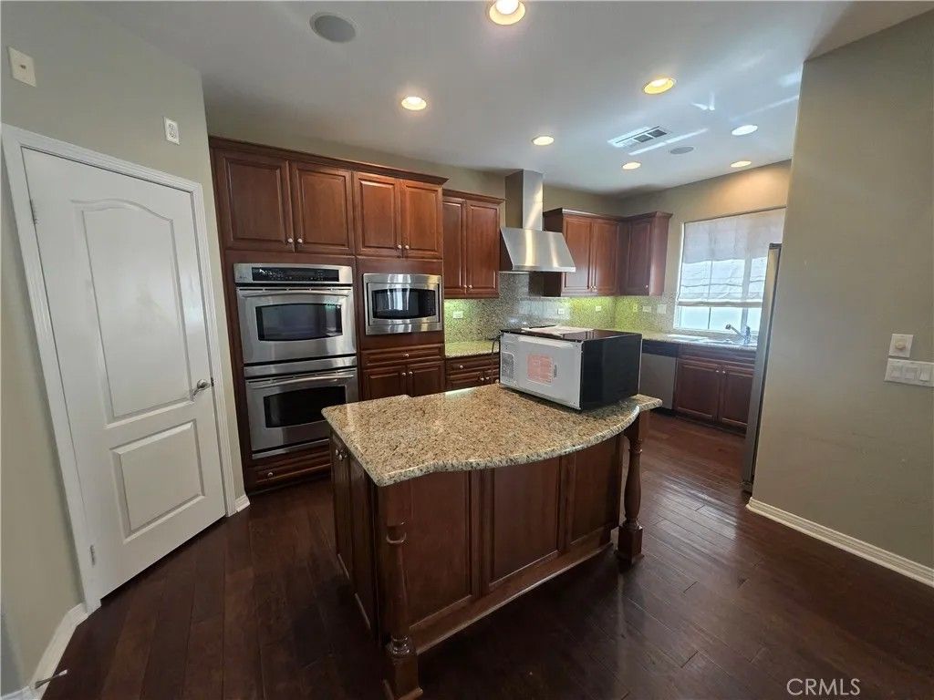 Photo of 71 Wonderland, Irvine, CA 92620 (MLS # TR26080005)