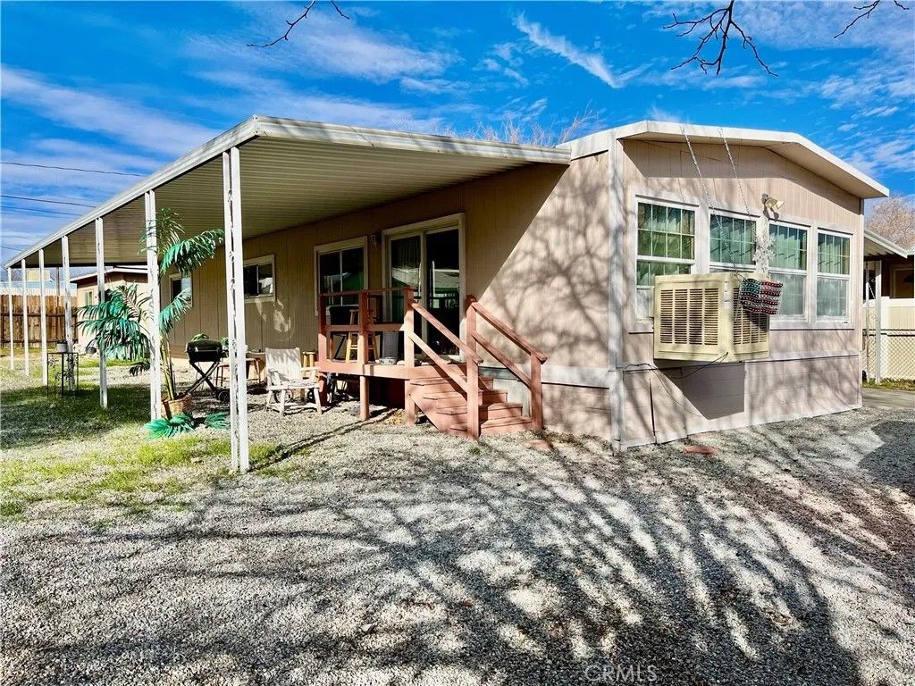 Photo of 19136 Hinton St, Hesperia, CA 92345 (MLS # HD26010119)