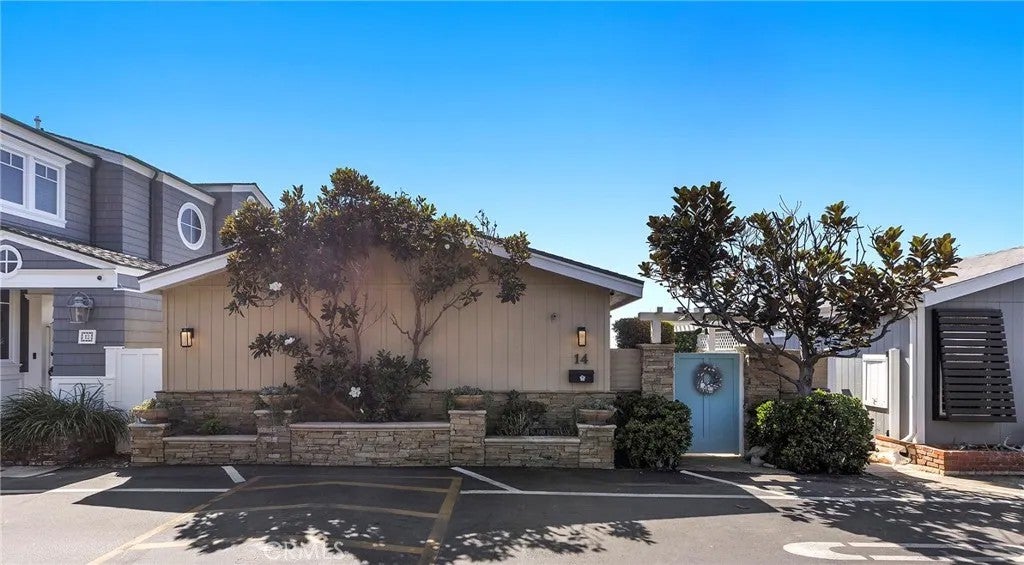 1880 N El Camino Real #14