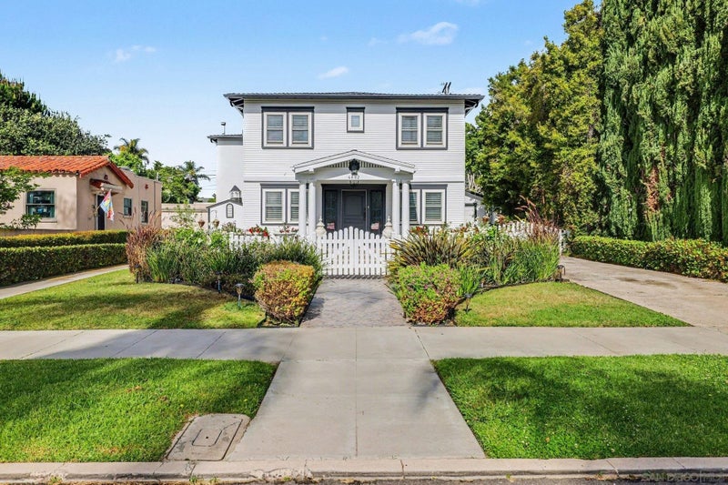 4682 Vista Street