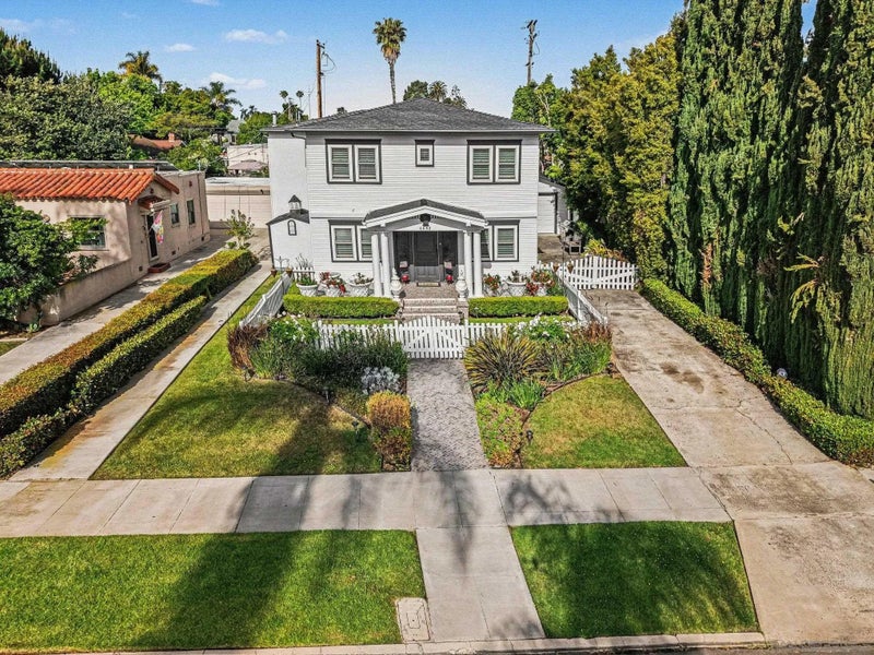 4682 Vista Street