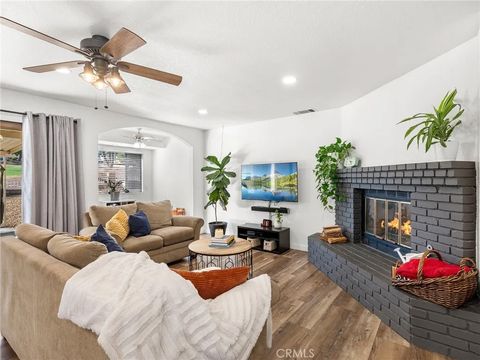 Tiny photo for 14759 Blue Grass Dr, Helendale, CA 92342 (MLS # HD25246500)