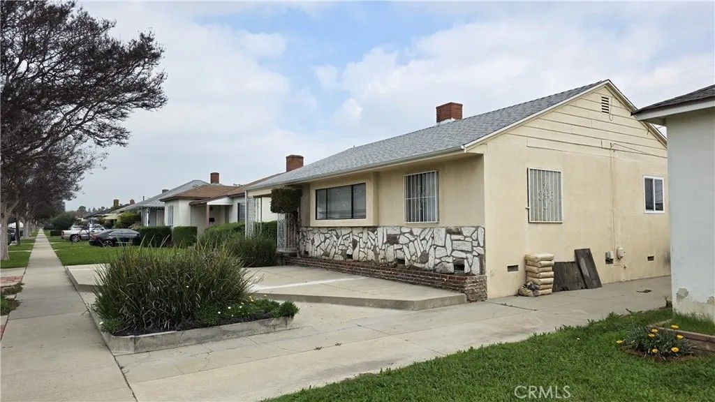 Photo of 1144 S Hidalgo Ave, Alhambra, CA 91801 (MLS # SR26027583)