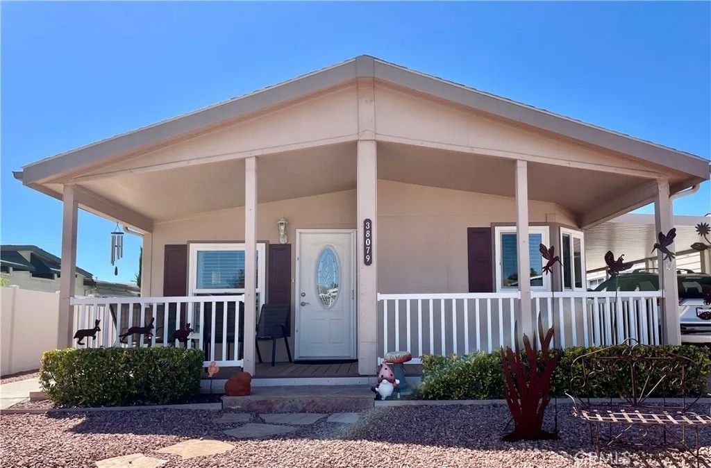 Photo of 38079 Calle De Amor, Murrieta, CA 92563 (MLS # SW26065223)