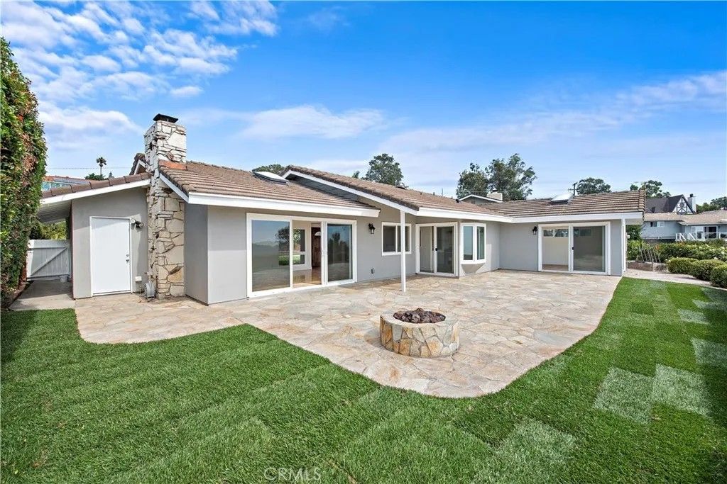 Photo of 2813 Chateau Way, Laguna Beach, CA 92651 (MLS # LG25267064)