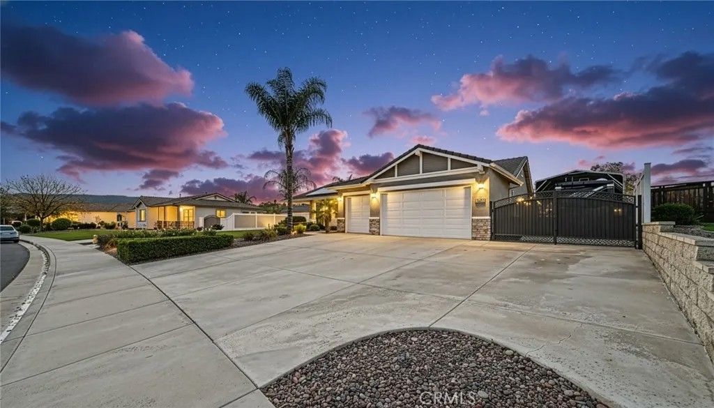 Photo of 23885 Noelle Avenue, Murrieta, CA 92562 (MLS # SW26002476)