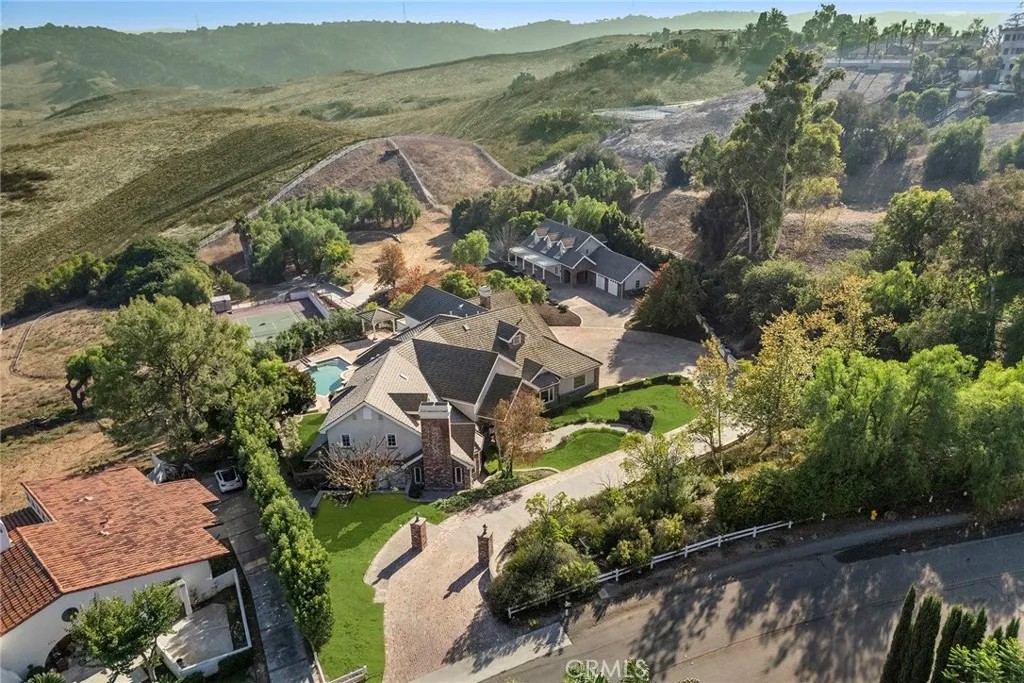 2112 Indian Creek Road