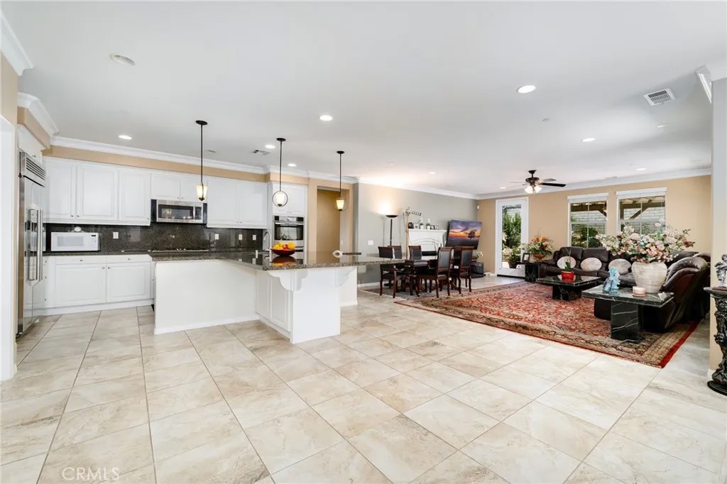 13262 Los Robles Court