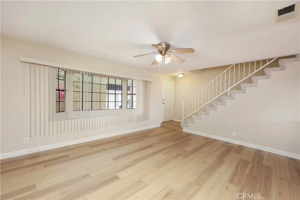 409 W Mountain View Avenue 3