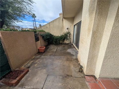 18403 Collins Tarzana CA 91356